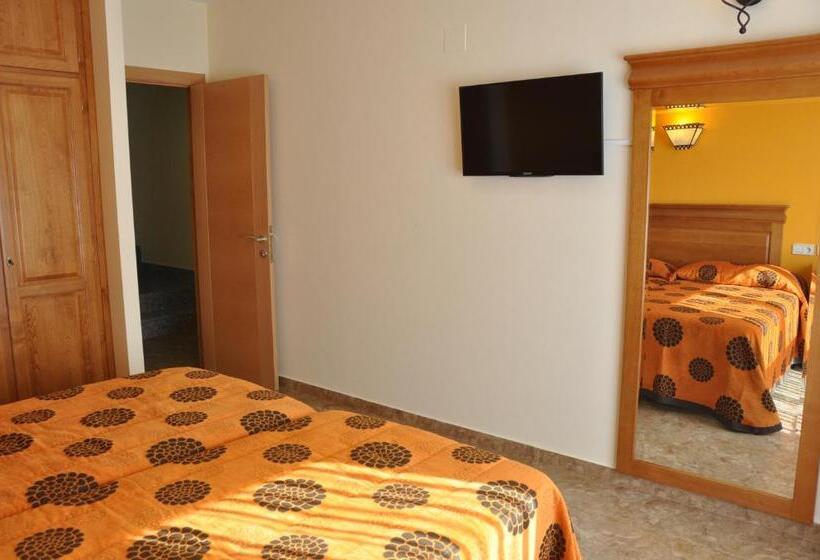 Habitación Triple Estándar, De Alba