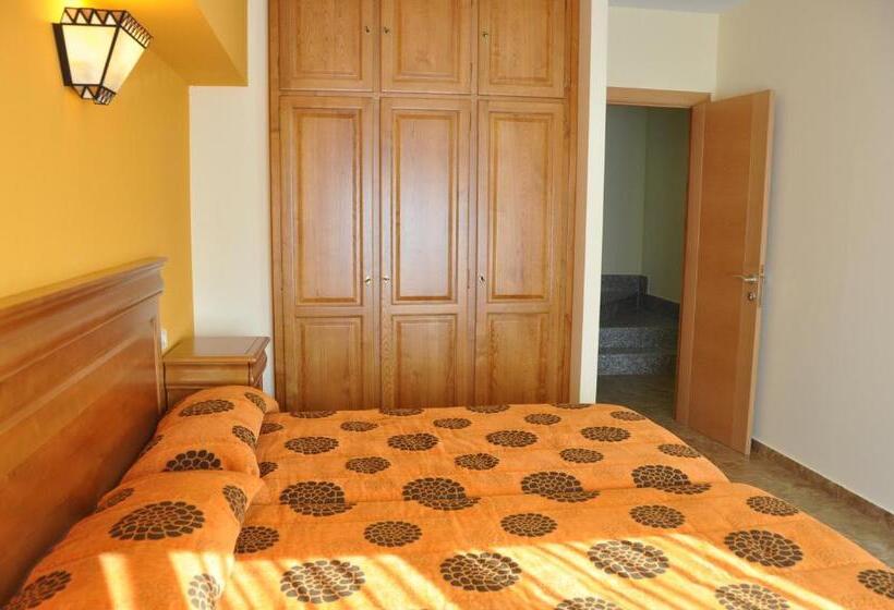 스탠다드 트리플 룸, De Alba