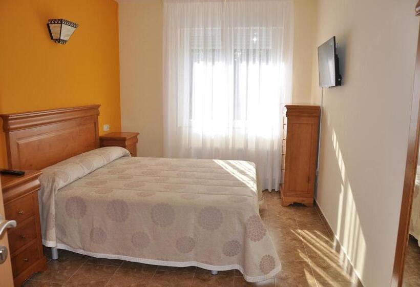 스탠다드 트리플 룸, De Alba