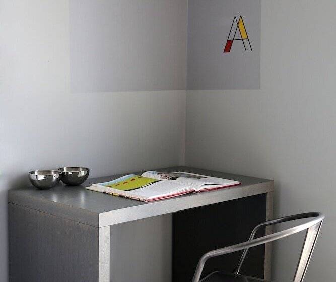 חדר דלוקס נוף לים, Design Architectonika