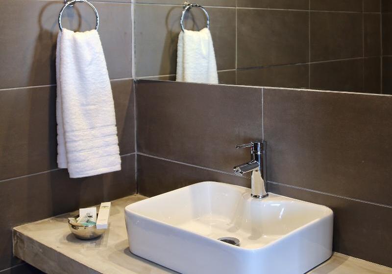 חדר סטנדרט לשלושה עם מרפסת, Design Architectonika