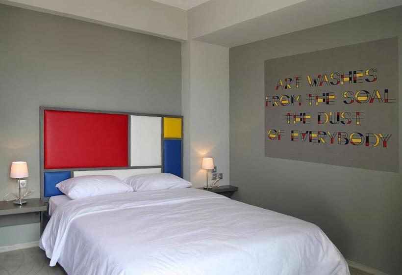 חדר סטנדרט עם מרפסת, Design Architectonika