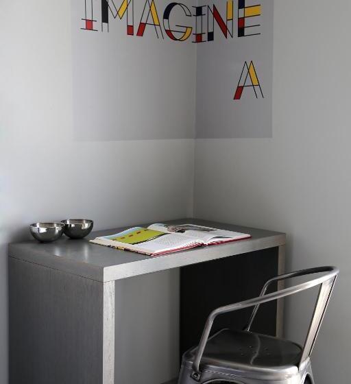 חדר סטנדרט עם מרפסת, Design Architectonika