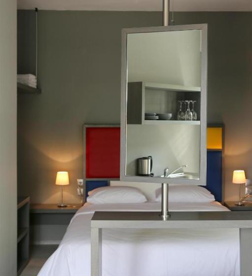 חדר סטנדרט לשלושה, Design Architectonika