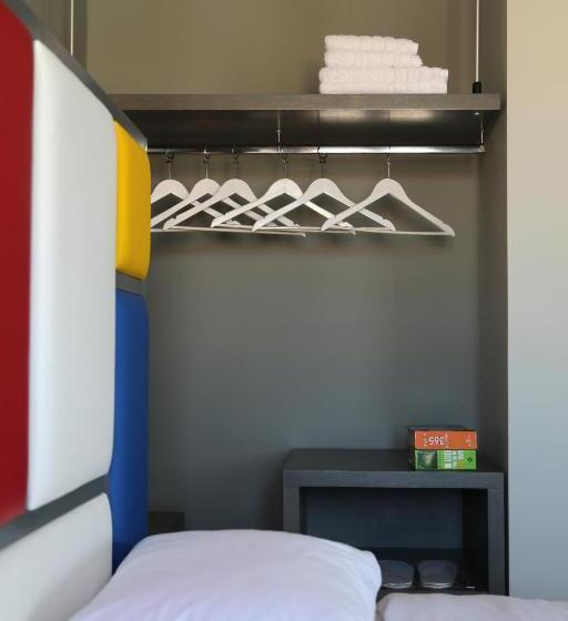 חדר סטנדרט לשלושה עם מרפסת, Design Architectonika