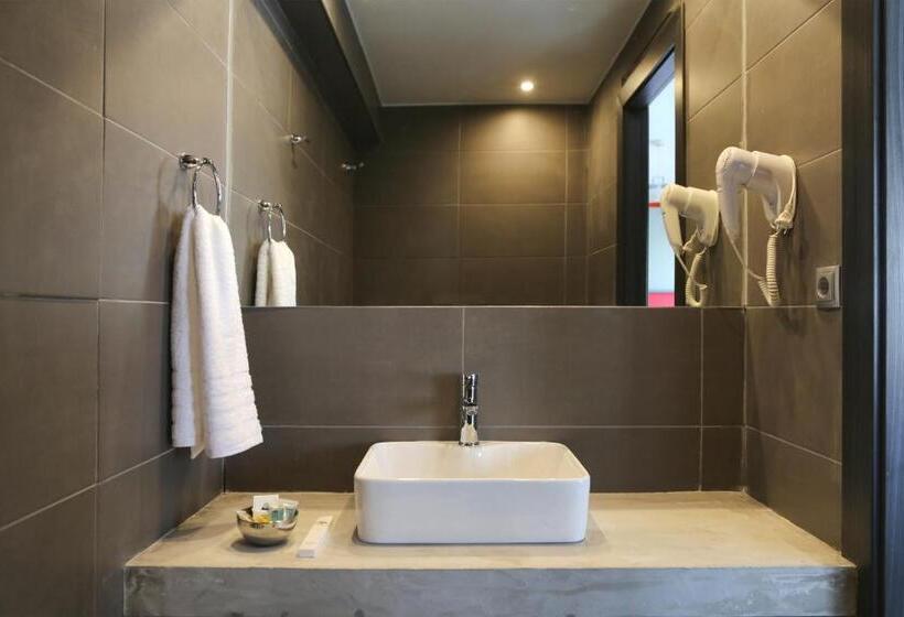 חדר סטנדרט לשלושה עם מרפסת, Design Architectonika