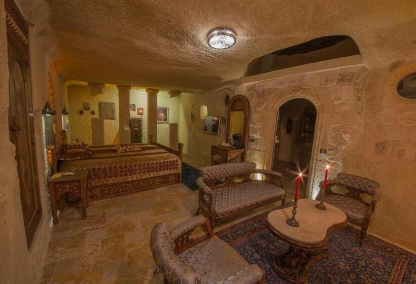 سوییت جونیور, Elika Cave Suites & Spa