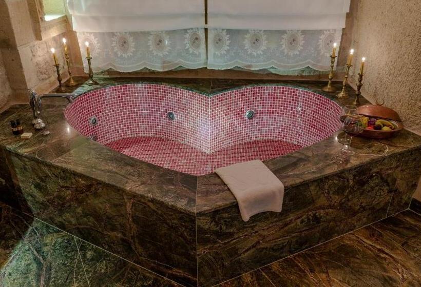 سوییت با استخر, Elika Cave Suites & Spa