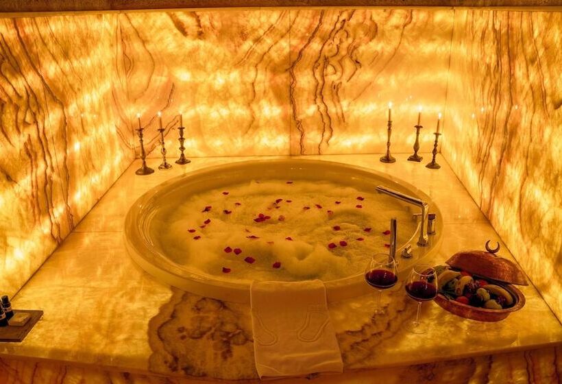 سوییت, Elika Cave Suites & Spa
