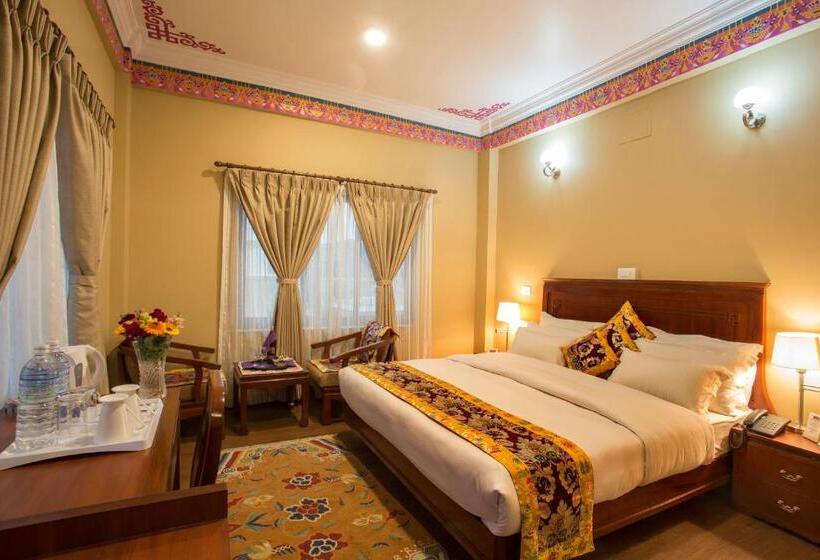 اتاق لوکس با چشم‌انداز, Harmika