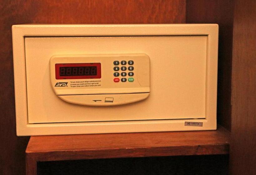 اتاق لوکس با چشم‌انداز, Harmika