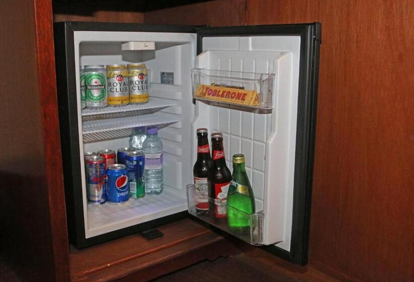 اتاق لوکس با چشم‌انداز, Harmika