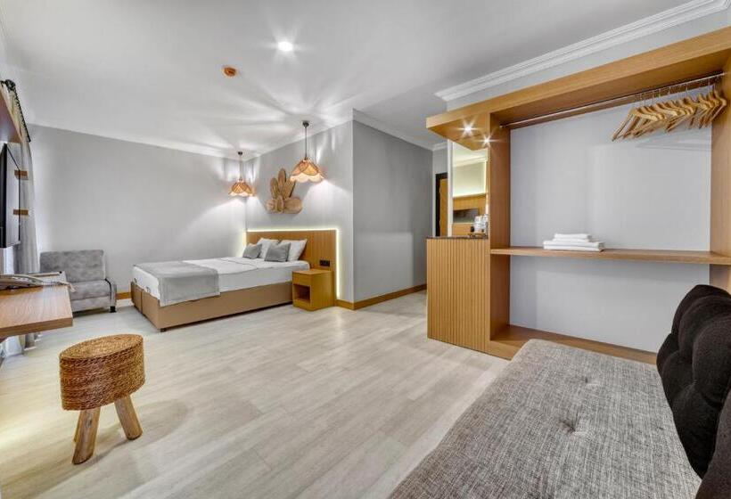 패밀리 룸, Hildegard