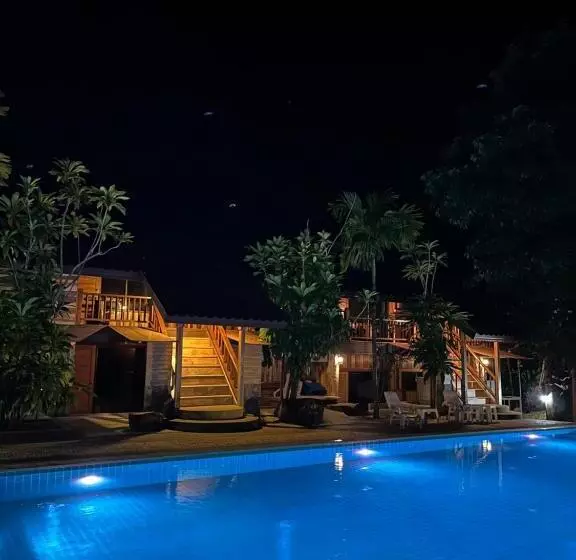 キングサイズベッドのスタンダードルーム, Krabi Klong Muang Bay Resort