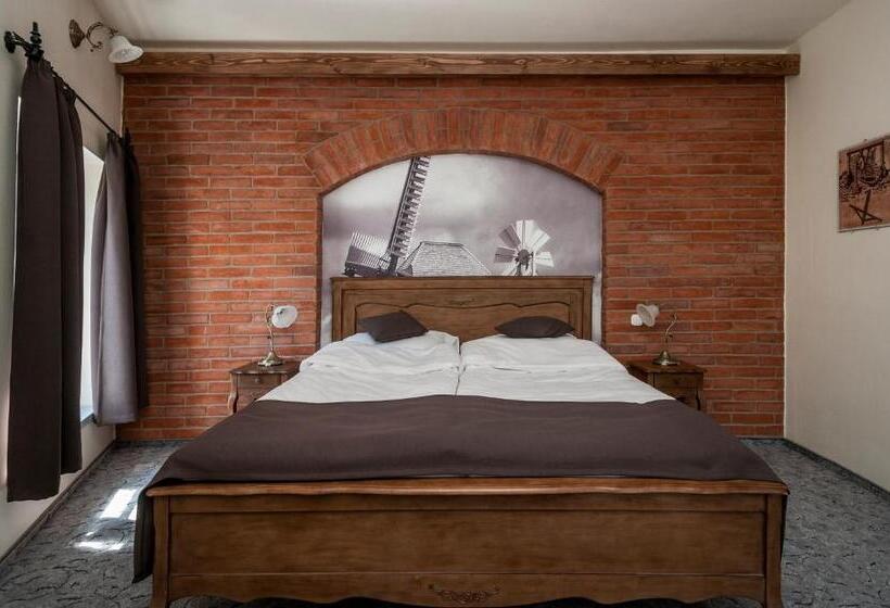 اتاق استاندارد, Malom