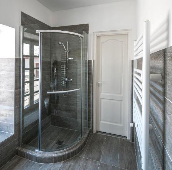 اتاق استاندارد, Malom