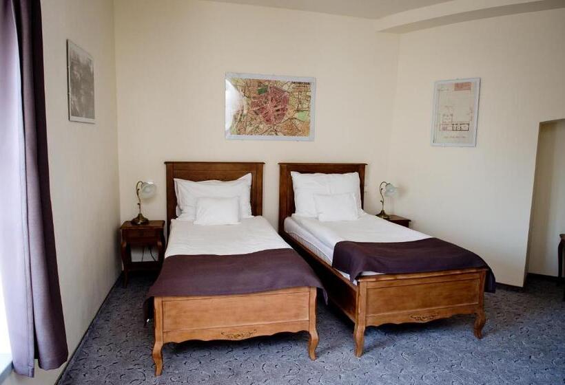 اتاق استاندارد, Malom