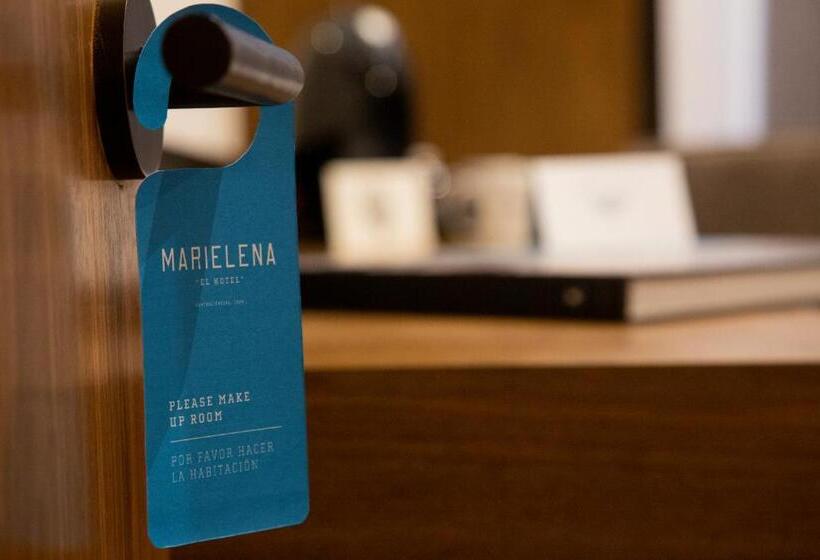 غرفه قياسيه سريرين مزدوجين, Marielena