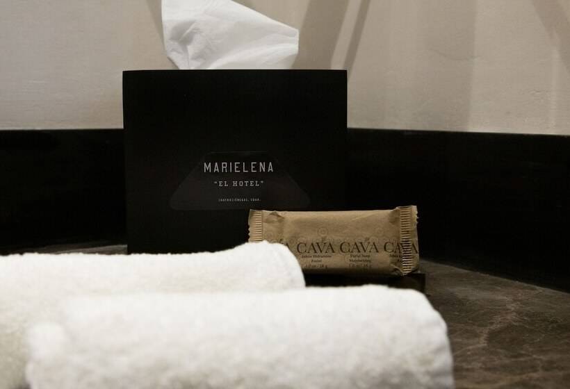 غرفه قياسيه سريرين مزدوجين, Marielena