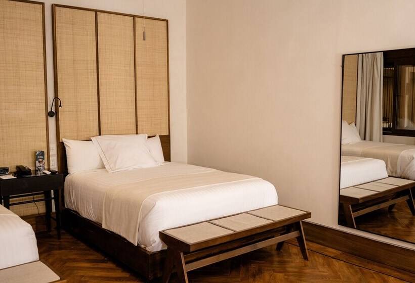 غرفه قياسيه سريرين مزدوجين, Marielena