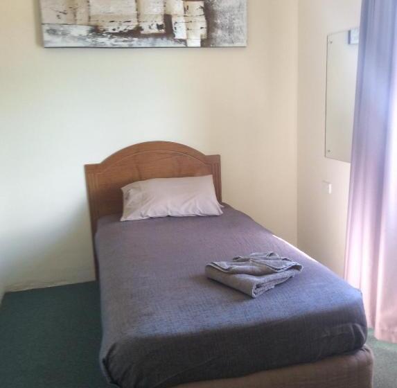 اتاق استاندارد یک نفره, New Whyalla