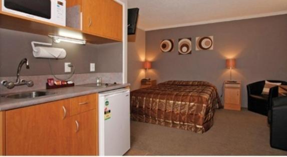 استودیوی استاندارد, Kiwi Studios Motel