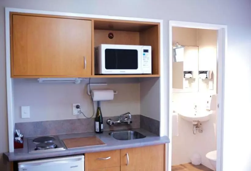استودیوی استاندارد, Kiwi Studios Motel