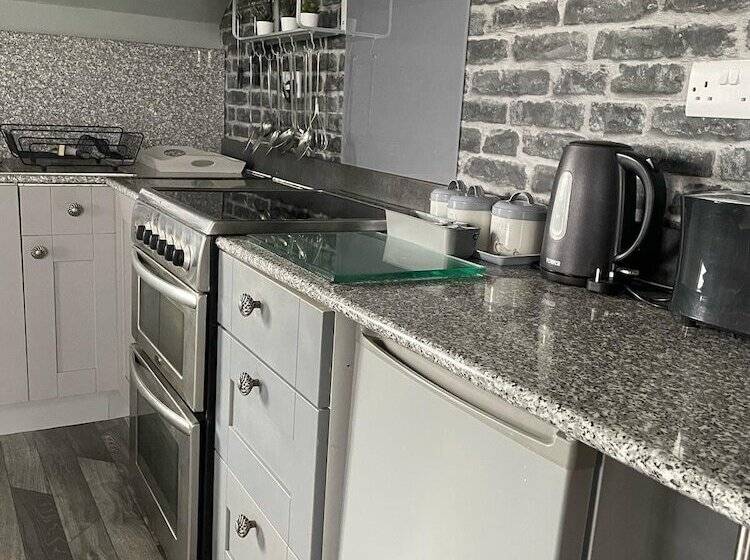 סוויטה משפחתית, Boston Lodge