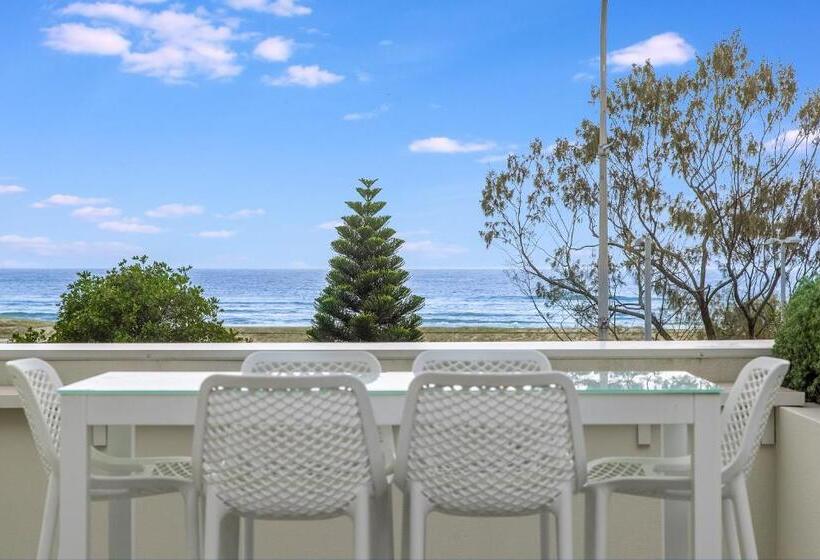 2 Bedroom Apartment with Pool, Pure Kirra