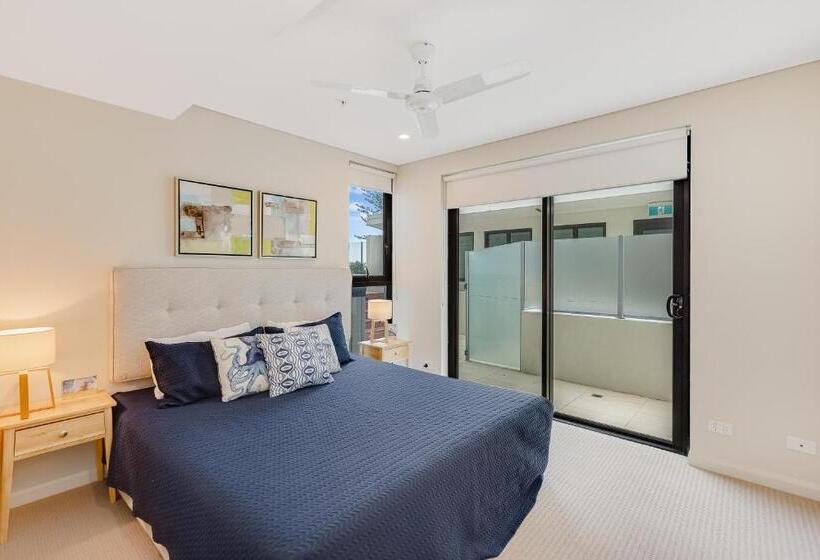 2 Bedroom Apartment with Pool, Pure Kirra