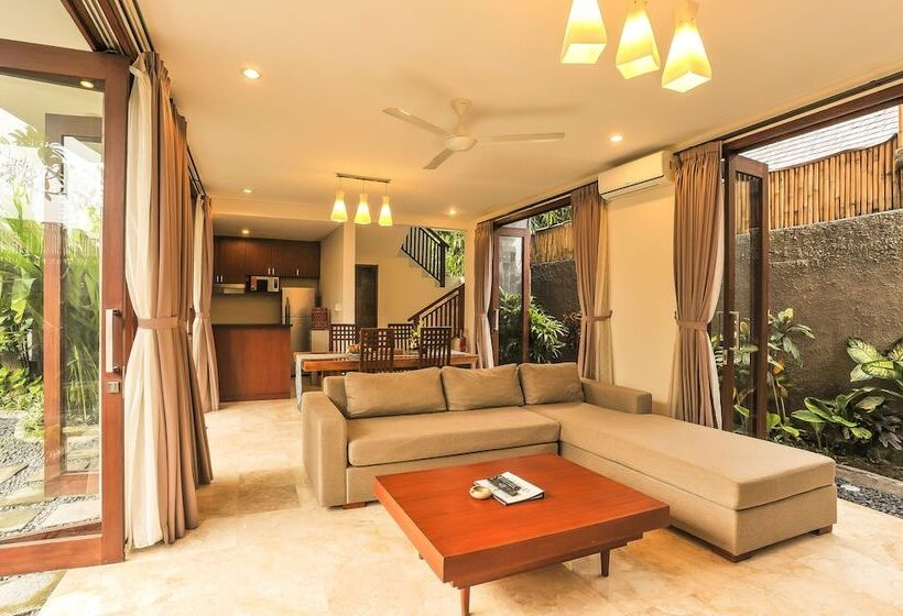 수영장이 있는 3베드룸 빌라, Aksata Villas