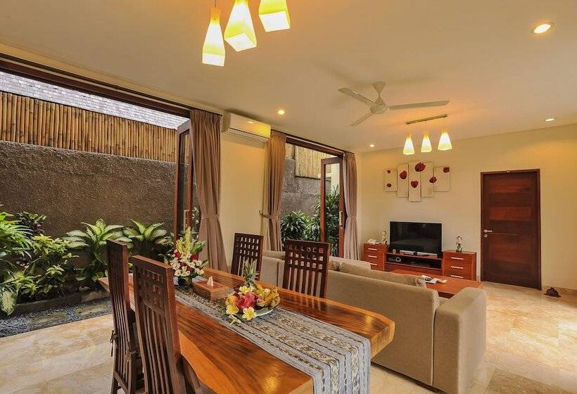 수영장이 있는 3베드룸 빌라, Aksata Villas