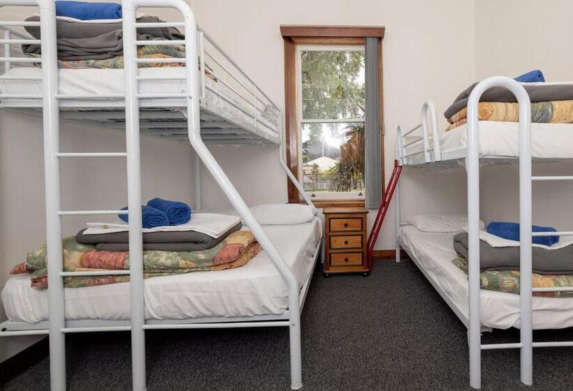 בית, 4 חדרי שינה, Big4 Strahan Holiday Retreat