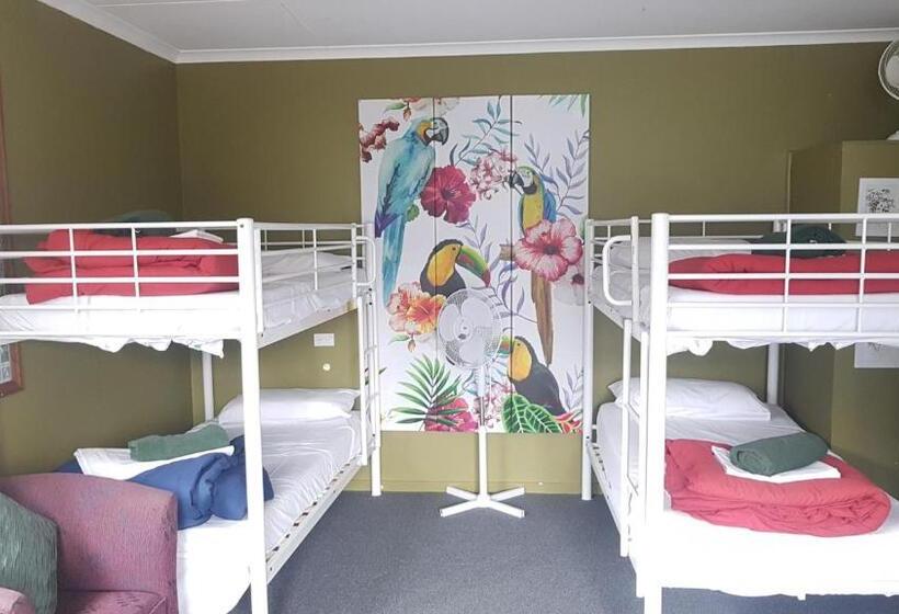 בית, 4 חדרי שינה, Big4 Strahan Holiday Retreat