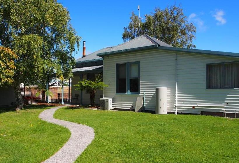 בית, 4 חדרי שינה, Big4 Strahan Holiday Retreat