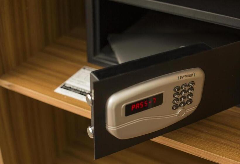 高级三人间, Bicentenario Suites & Spa