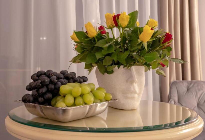 اتاق استاندارد, Sir Royal