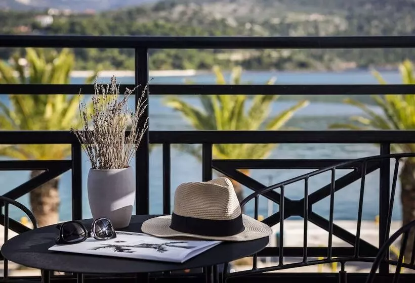オーシャンビュースーペリアールーム, Kefalonia Grand