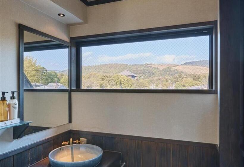 Номер Deluxe, Wakasa Annex