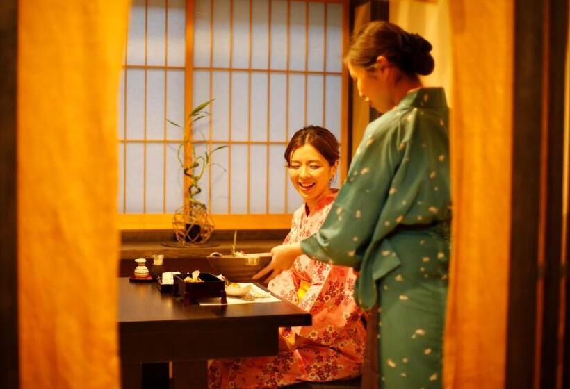 Номер Superior, Wakasa Annex