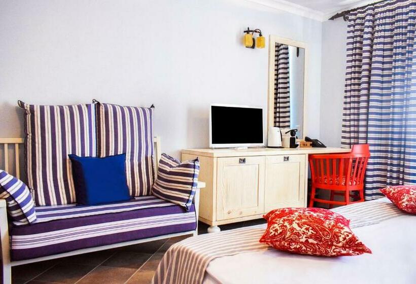 غرفة قياسية مطلّة علي البحر مزوَّدة بشُرفة, Oasis Resort Lozenets