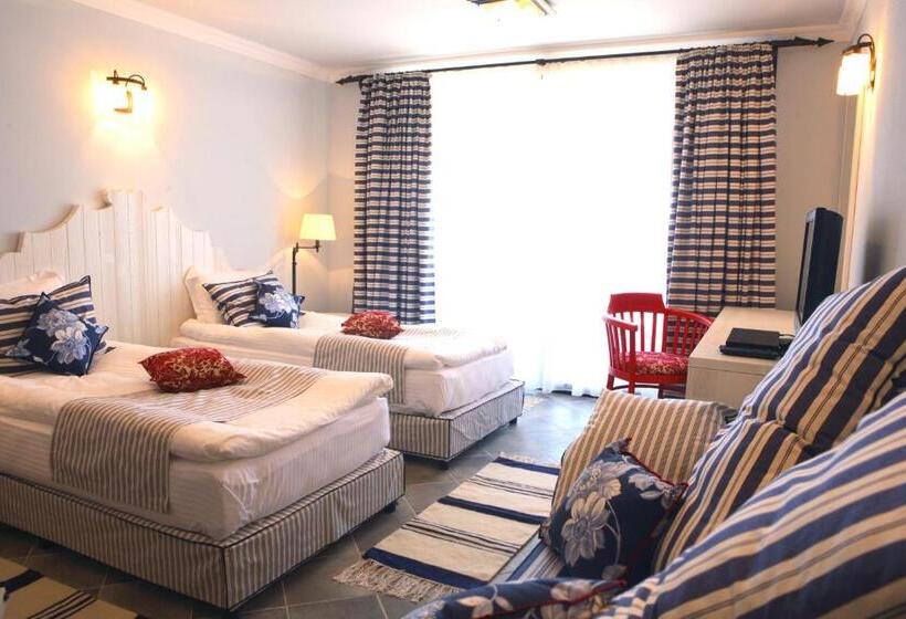 اتاق استاندارد با بالکن و چشم‌انداز دریا, Oasis Resort Lozenets