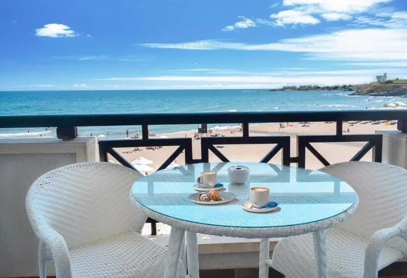 اتاق لوکس با بالکن و چشم‌انداز دریا, Oasis Resort Lozenets