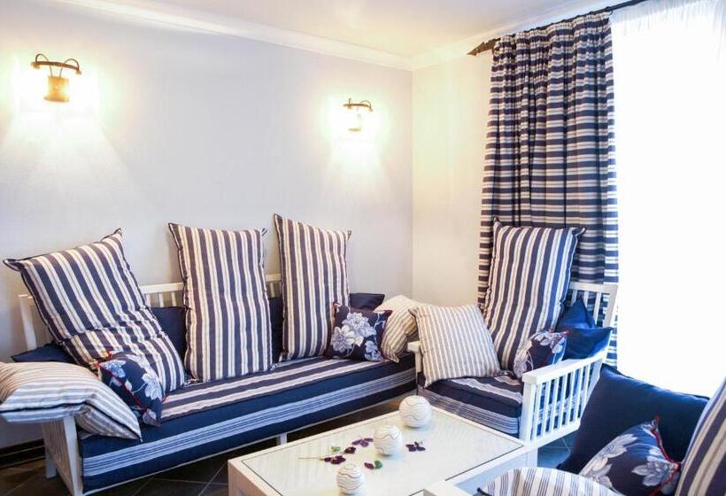 غرفة ديلوكس مطلّة علي البحر مزوَّدة بشُرفة, Oasis Resort Lozenets