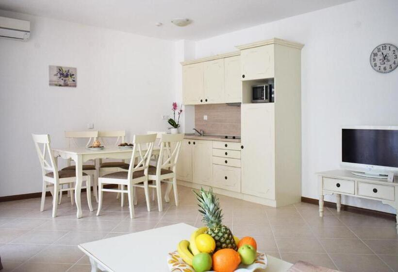 شقة غرفتين نوم مزودة بشُرفة, Oasis Resort Lozenets