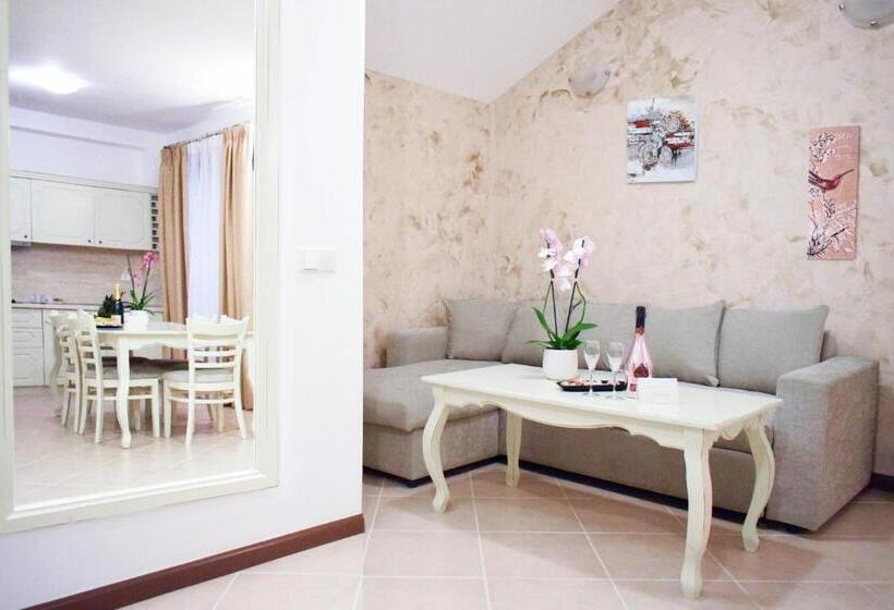 شقة غرفتين نوم مزودة بشُرفة, Oasis Resort Lozenets