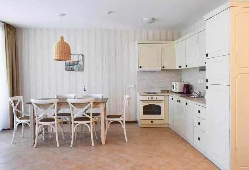 3 Bedroom Premium Apartment, Oasis Resort Lozenets