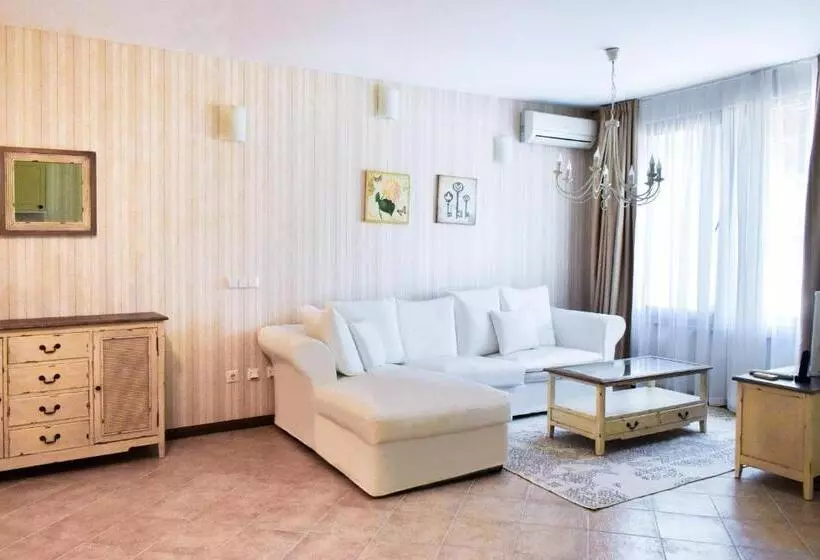 3 Bedroom Premium Apartment, Oasis Resort Lozenets