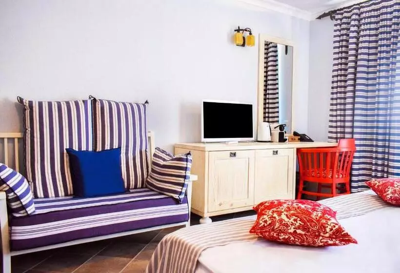 Standard Room with Balcony Side Sea View, Oasis Resort Lozenets