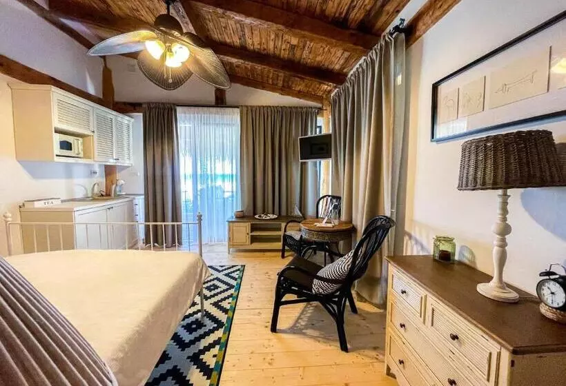بانگلوی استاندارد, Oasis Resort Lozenets